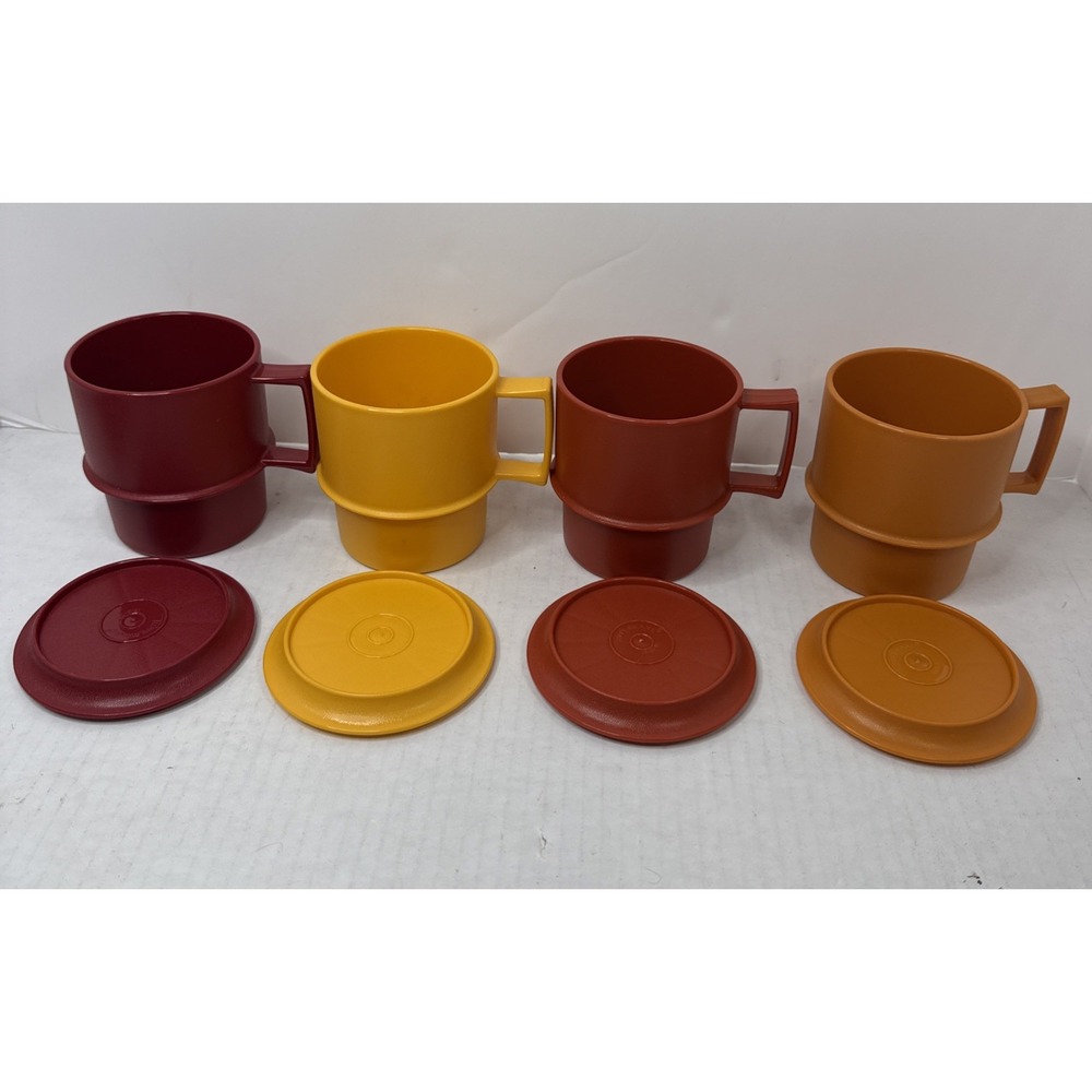 VINTAGE SET OF 4 TUPPERWARE 1312 STACKABLE MUGS CUPS & LIDS 1313 HARVEST FALL